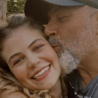 Filha de Mingau, do Ultraje a Rigor, reage a pedido de fotos do pai na UTI há quase 50 dias após levar tiro na cabeça