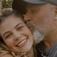 Filha de Mingau, do Ultraje a Rigor, comove famosos com nova atitude para pagar tratamento do pai, internado há quase 90 dias