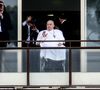 Papa Francisco faz primeira aparição pública e recebe alta do hospital após 40 dias internado