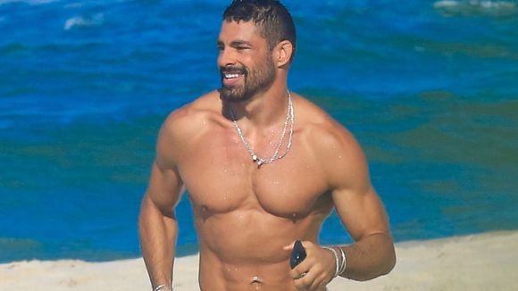 Cauã Reymond tirou feijão e arroz da dieta? Aos 45 anos, o César de 'Vale Tudo' tem um motivo simples para não comer muito o prato favorito de muitos brasileiros